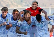 Huachipato golea y hunde a Everton