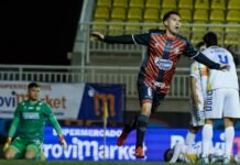 Deportes Limache golea a U. de Concepción y asalta la cima de la tabla